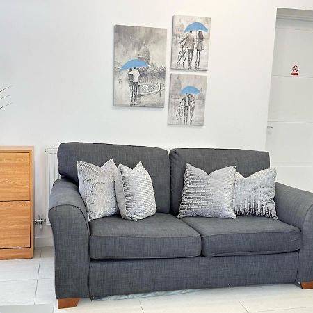 Walnut Luxurious 2-Bedroom With Ensuite - Parking, Netflix, Wifi - Close To Oxford, Bicester & Blenheim Palace كيدلينغتون المظهر الخارجي الصورة