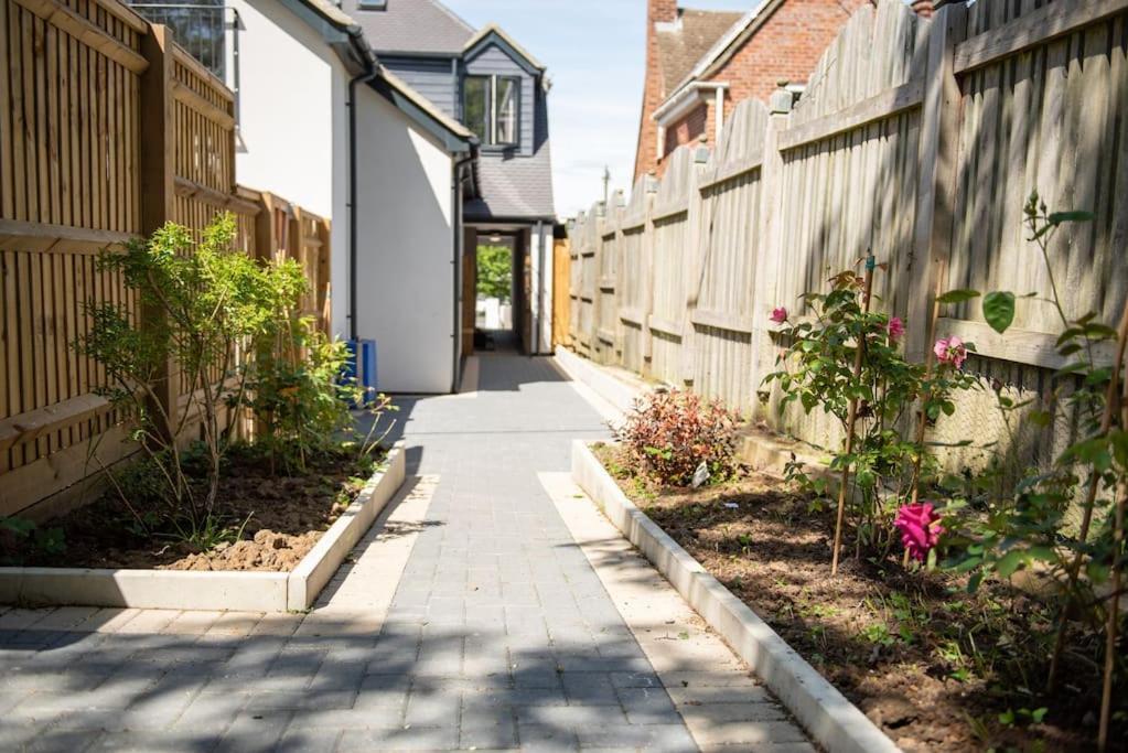 Walnut Luxurious 2-Bedroom With Ensuite - Parking, Netflix, Wifi - Close To Oxford, Bicester & Blenheim Palace كيدلينغتون المظهر الخارجي الصورة