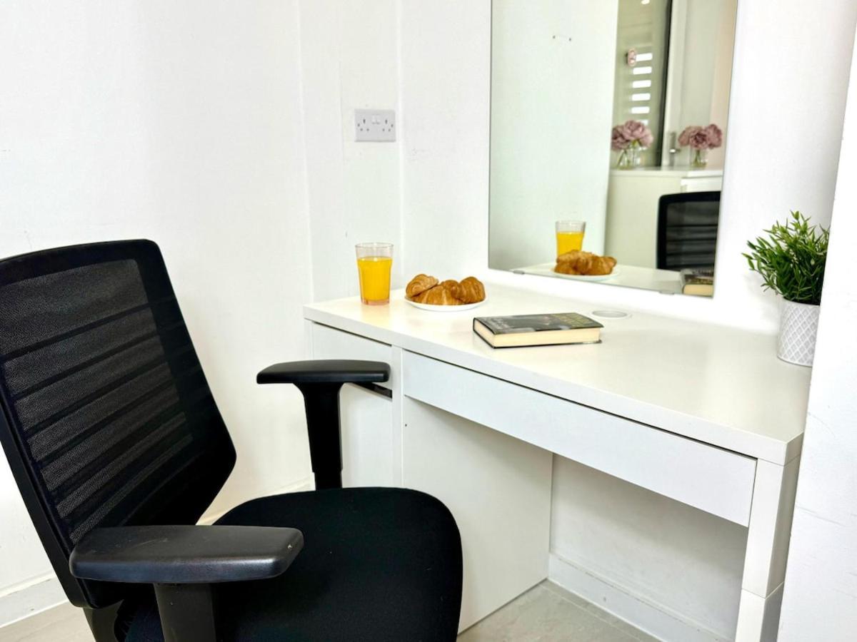 Walnut Luxurious 2-Bedroom With Ensuite - Parking, Netflix, Wifi - Close To Oxford, Bicester & Blenheim Palace كيدلينغتون المظهر الخارجي الصورة